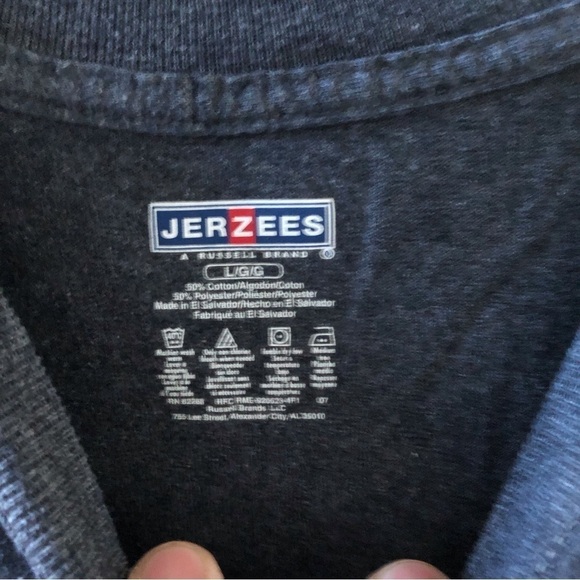 gray short sleeve tee in size L - Picture 3 of 3